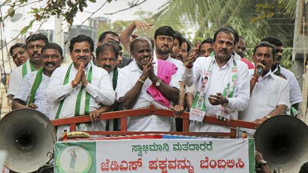 Karnataka:Deve Gowda familys JDS still holds sway over Vokkaliga community in Karnatakas Mandya-Hassan region