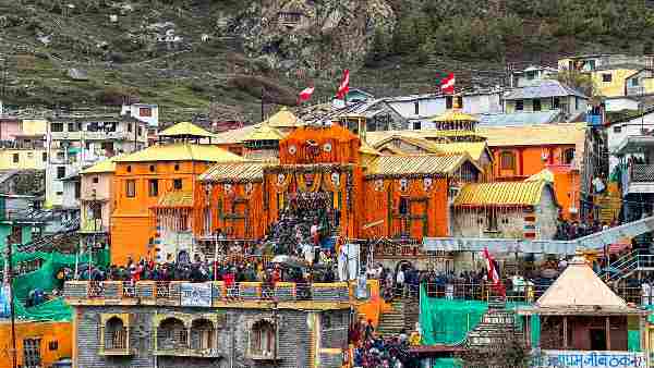 ITBP launched cleanliness campaign around Badrinath temple complex in Chamoli district of Uttarakhand, CM Pushkar Singh Dhami appreciated