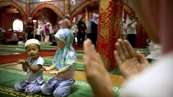 China:Unmarried and single women are now being encouraged to increase the population in China, IVF technology is also getting a boost