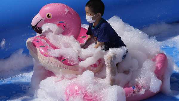 China:Unmarried and single women are now being encouraged to increase the population in China, IVF technology is also getting a boost