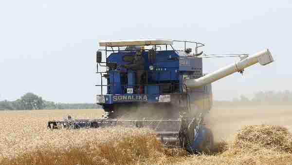 Scientists are developing better varieties of seeds due to climate change, will work even in bad weather Scientists are developing better varieties of seeds due to climate change, will work even in bad weather