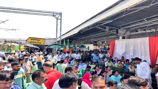 railway station railway station