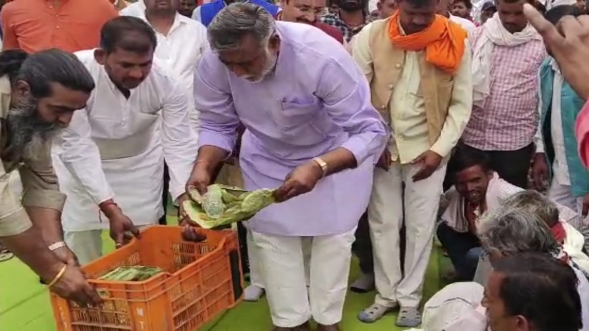 केंद्रीय मंत्री ने की समरसता की शुरुआत, दलितों को भोजन कराया