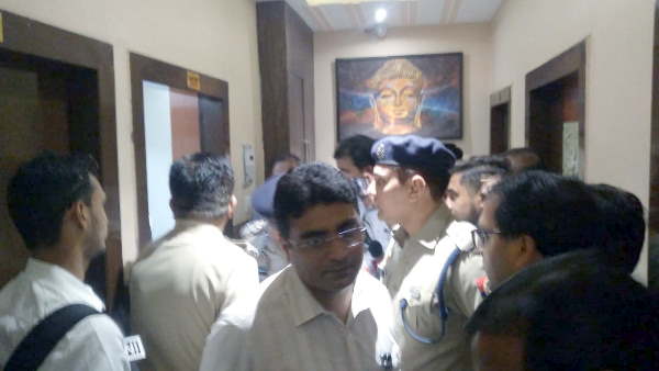 Prayagraj Deputy CMO body found hanging from a bed sheet in hotel room, police suspect murder