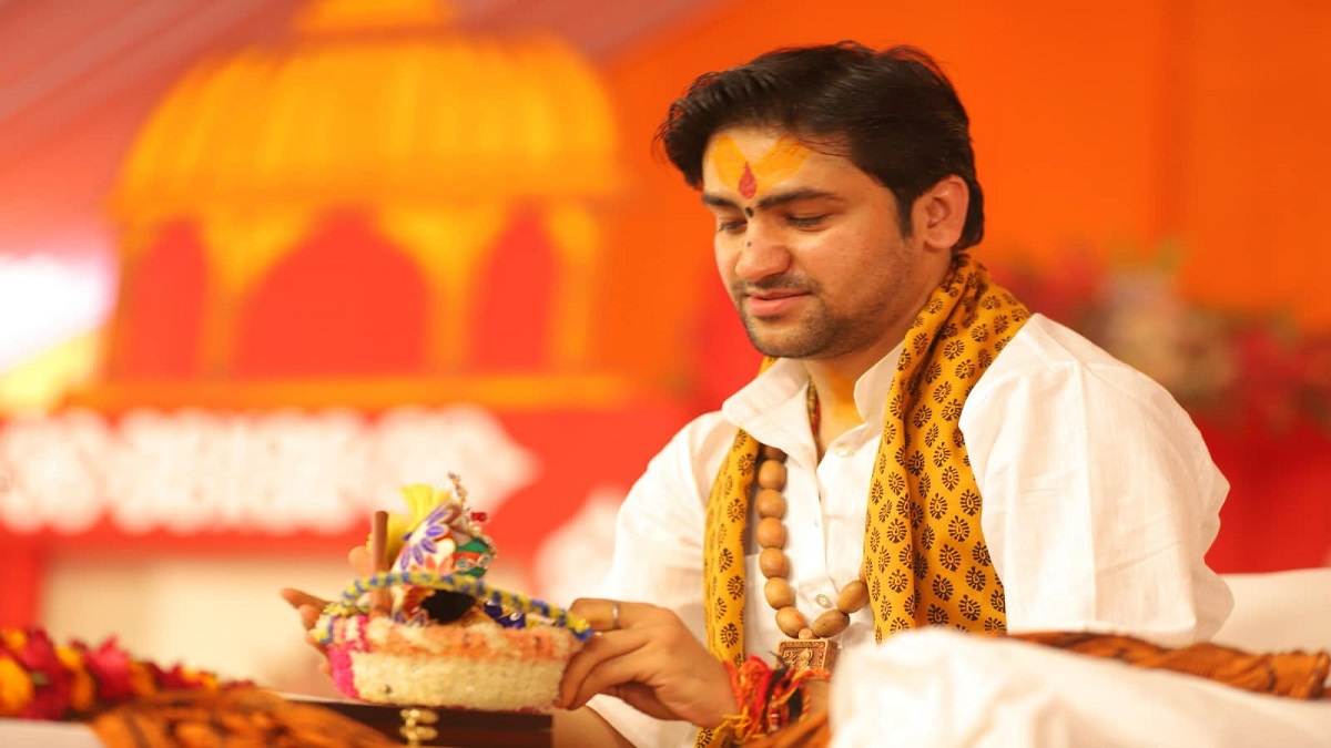 धीरेंद्र शास्त्री राजनीति में नहीं आएंगे, खुद लगाया विराम धीरेंद्र शास्त्री राजनीति में नहीं आएंगे, खुद लगाया विराम