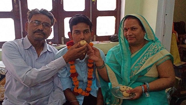 UP Board 12th Result Topper Mahobas Shubh Chhapra