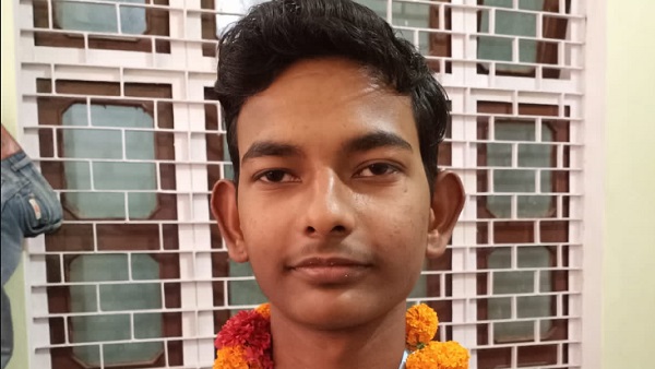 UP Board 12th Result Topper Mahobas Shubh Chhapra