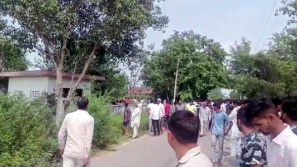 Anil Dujana encounter with UP STF last rites performed in presence of huge crowd and police force