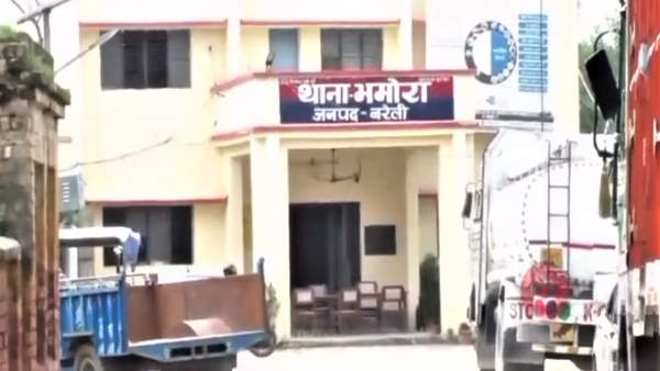 Bareilly bride chased groom 20 Kms who ran in between marriage high voltage drama happened on road 