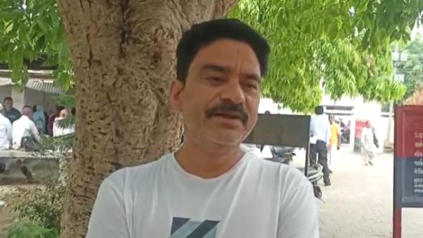 Bulandshahr 1.5 lakh cat stolen from transport company, while going Hyderabad from Delhi Bulandshahr 1.5 lakh cat stolen from transport company, while going Hyderabad from Delhi