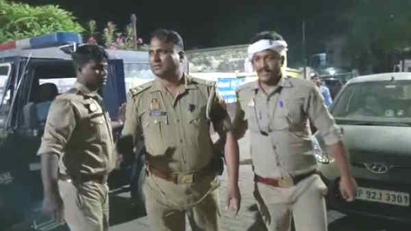 Hamirpur crime news police encounter with goon who shot inspector was shot in both legs 