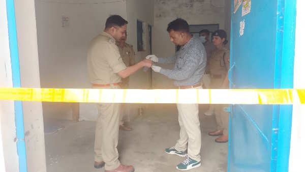 Lucknow After killing 6-year-old innocent son alcoholic father hanged himself also strangled daughter