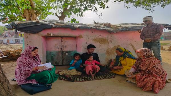 Sheopur Mother Viral photos of Helpless
