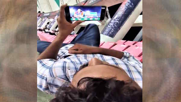 Funny video of IPL match in Lucknow stadium goes viral funny man in audience during cricket Funny video of IPL match in Lucknow stadium goes viral funny man in audience during cricket