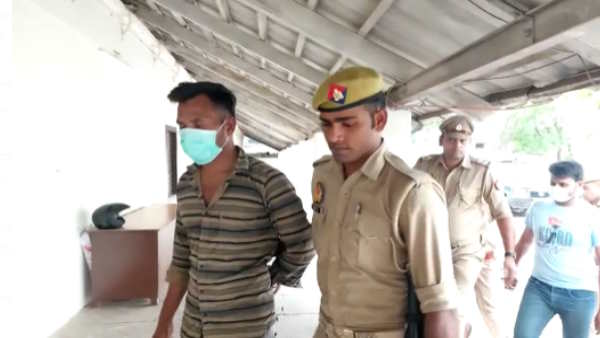 Jhansi conspiracy of 19 lakhs loot exposed Accountant looted to pay off debt in IPL Betting 