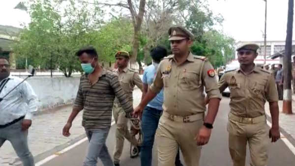 Jhansi conspiracy of 19 lakhs loot exposed Accountant looted to pay off debt in IPL Betting 