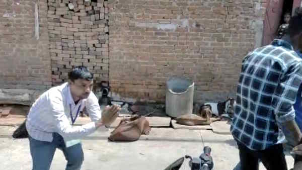 Nikay Chunav Result candidate who was begging for votes infront of voters lost the election lalitpur 