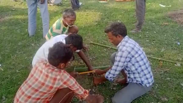 Unnao Humans shed tears on the death of langur by dog attack funeral according to Hindu rituals 