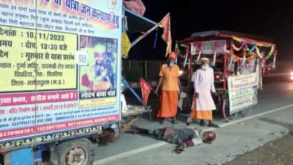 Lotan Baba reached Mathura covering distance of 700 Km will reach Vaishno Dham in 6 months