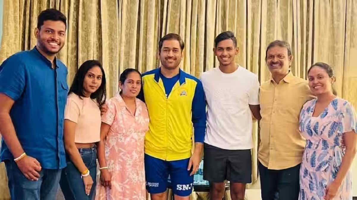 matheesha pathiranas family meet ms dhoni matheesha pathiranas family meet ms dhoni