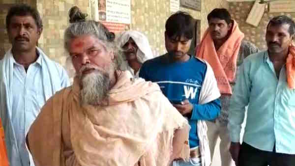 Mathura Brother died before sister marriage dead body found far away from cot in Gaushala