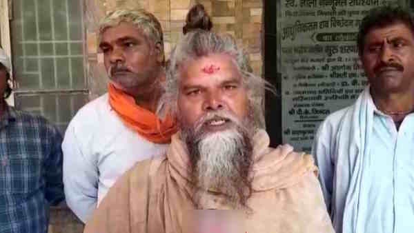 Mathura Brother died before sister marriage dead body found far away from cot in Gaushala