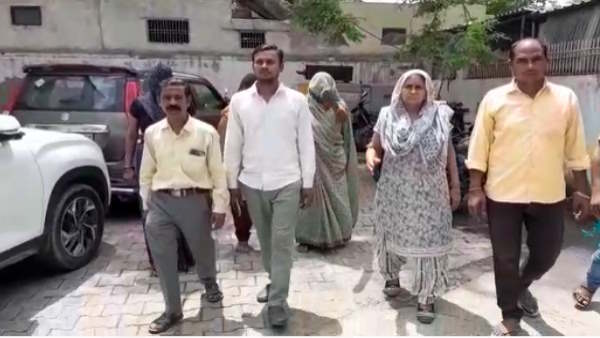 Mathura dead body of lover Laxman who went to meet married girlfriend found on Palwal railway track 
