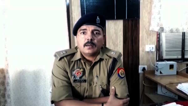 Chitrakoot: Brutal murder of wife by cutting her with axe 12-year-old daughter saw murder of mother Chitrakoot: Brutal murder of wife by cutting her with axe 12-year-old daughter saw murder of mother