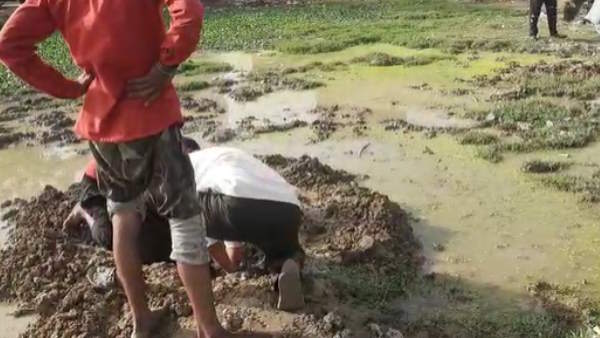 Aligarh Aunt uncle sacrificed a 3-year-old child because of desire for son after 4 girls were born Aligarh Aunt uncle sacrificed a 3-year-old child because of desire for son after 4 girls were born