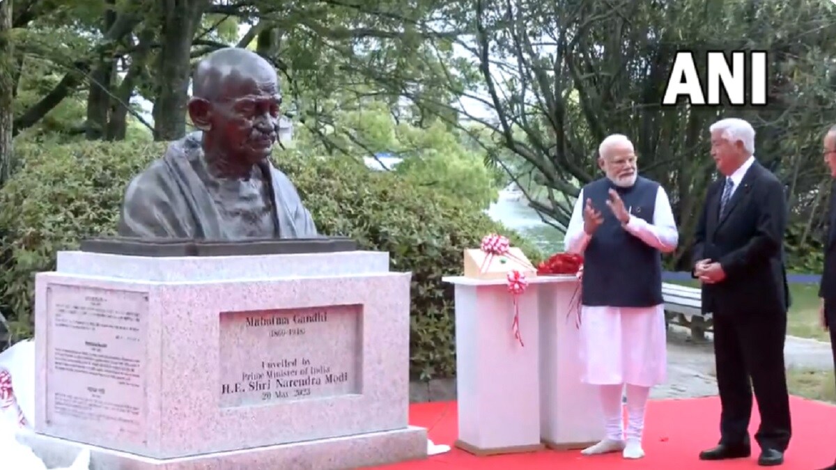 G7 Hiroshima Summit PM Narendra Modi unveils a bust of Mahatma Gandhi in Japan G7 Hiroshima Summit PM Narendra Modi unveils a bust of Mahatma Gandhi in Japan