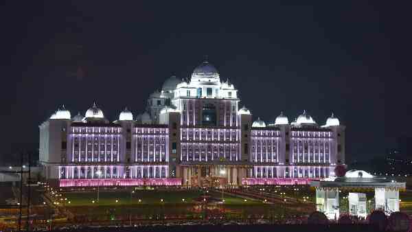 Telangana CM KCR gave big gift to contract employees, regularized thousands in one decision