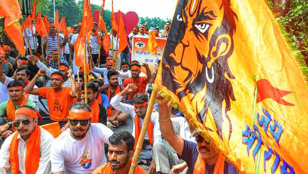Karnataka election 2023: Due to the fear of loss due to the promise of ban on Bajrang Dal, some leaders changed their tone, differences are visible in the party