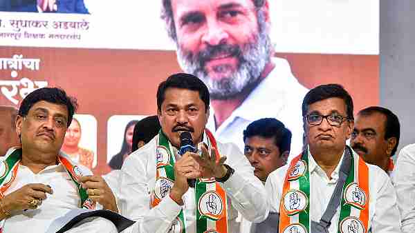 Congress-NCP standoff over the post of PAC chairman in Maharashtra,Uddhav Thackerays Shiv Sena benefits from delay in action on CAG report on BMC