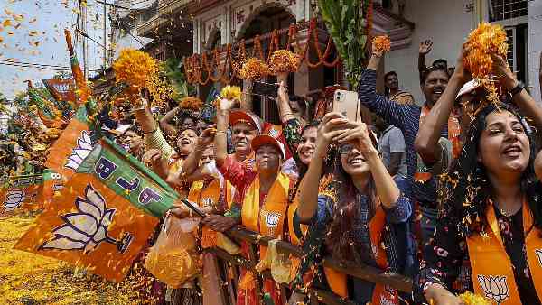 Karnataka Election 2023: Congress-BJP show close fight in campaign, JDS lagged behind in election campaign, but confident of becoming kingmaker Karnataka Election 2023: Congress-BJP show close fight in campaign, JDS lagged behind in election campaign, but confident of becoming kingmaker