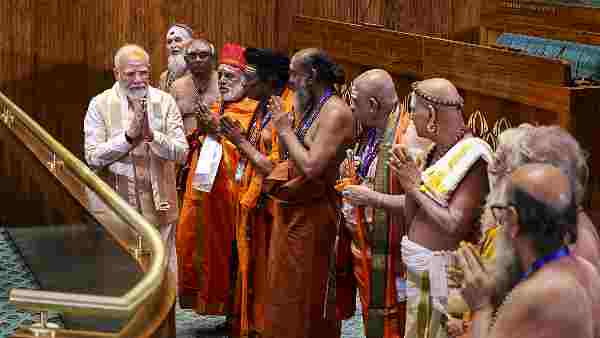 Adheenams of Tamil Nadu with PM Modi