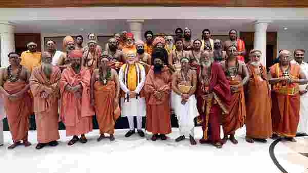 Adheenams of Tamil Nadu with PM Modi