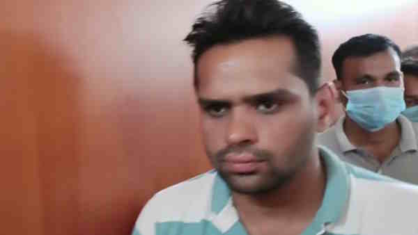 Noida Cheating of 23 crores from many other banks including HDFC took loan through fake company