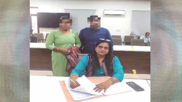 AGRA Unique way to get rid of alcohol acting of drinking alcohol by wife beats husband 