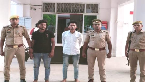 Kaushambi 17 year old girl consumed poison died police investigating the angle of Love Triangle