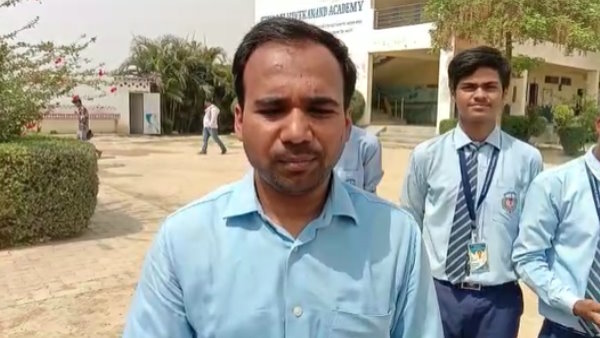 Mirzapur Students made special shoe for Indian Army this will save from cold as well as landmines