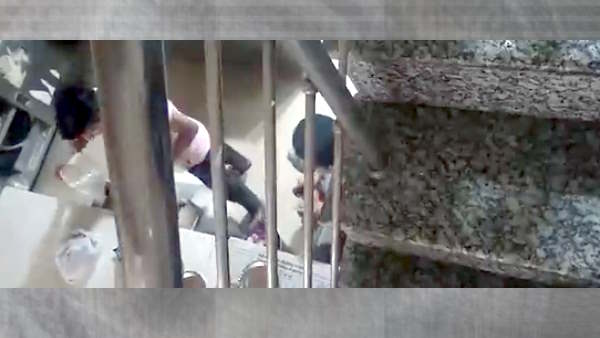 Ghaziabad Viral Video Customer being served food by spitting case filed against Salaam hotel Ghaziabad Viral Video Customer being served food by spitting case filed against Salaam hotel