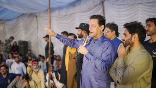 imran khan popularity reasons