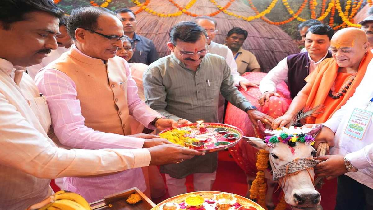 Big announcement of Shivraj Singh Chouhan, said government will buy cow dung from farmers Big announcement of Shivraj Singh Chouhan, said government will buy cow dung from farmers