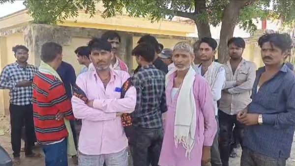 Mahoba younger Brother killed elder brother for only 1000 rupees strangled with rope while sleeping