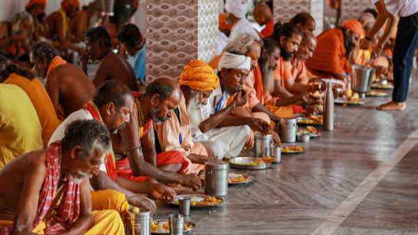 Amarnath Yatra 2023 Halwa Poori, Dosas, Chhola Bhaturas, cold drink Banned these Food Items Allowed