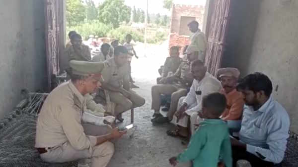 UP news two different road accidents in amroha and kushinagar six people died on saturday night UP news two different road accidents in amroha and kushinagar six people died on saturday night