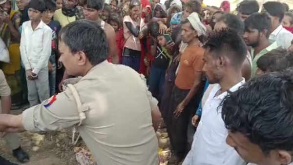Agra fire in house due to short circuit in the high tension wires Two innocent girls burnt to death