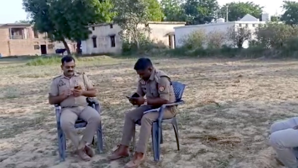 Auraiya Double Murder Wife and her lover were crushed to death with a brick by husband 