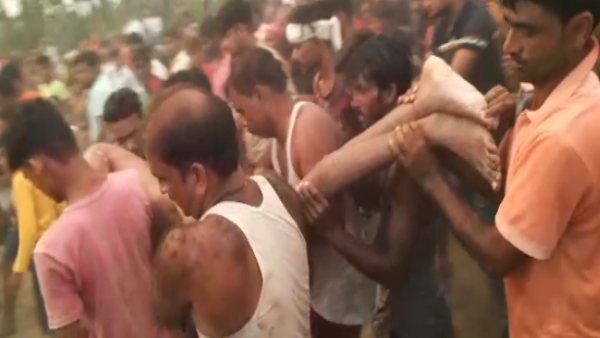 Bahraich 3 of the same family drowned in Saryu river father son and nephew died in saving each other