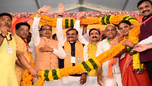 Shivraj Singh Chouhan statement Farmers cheated, sisters cheated, Congress cannot do development: